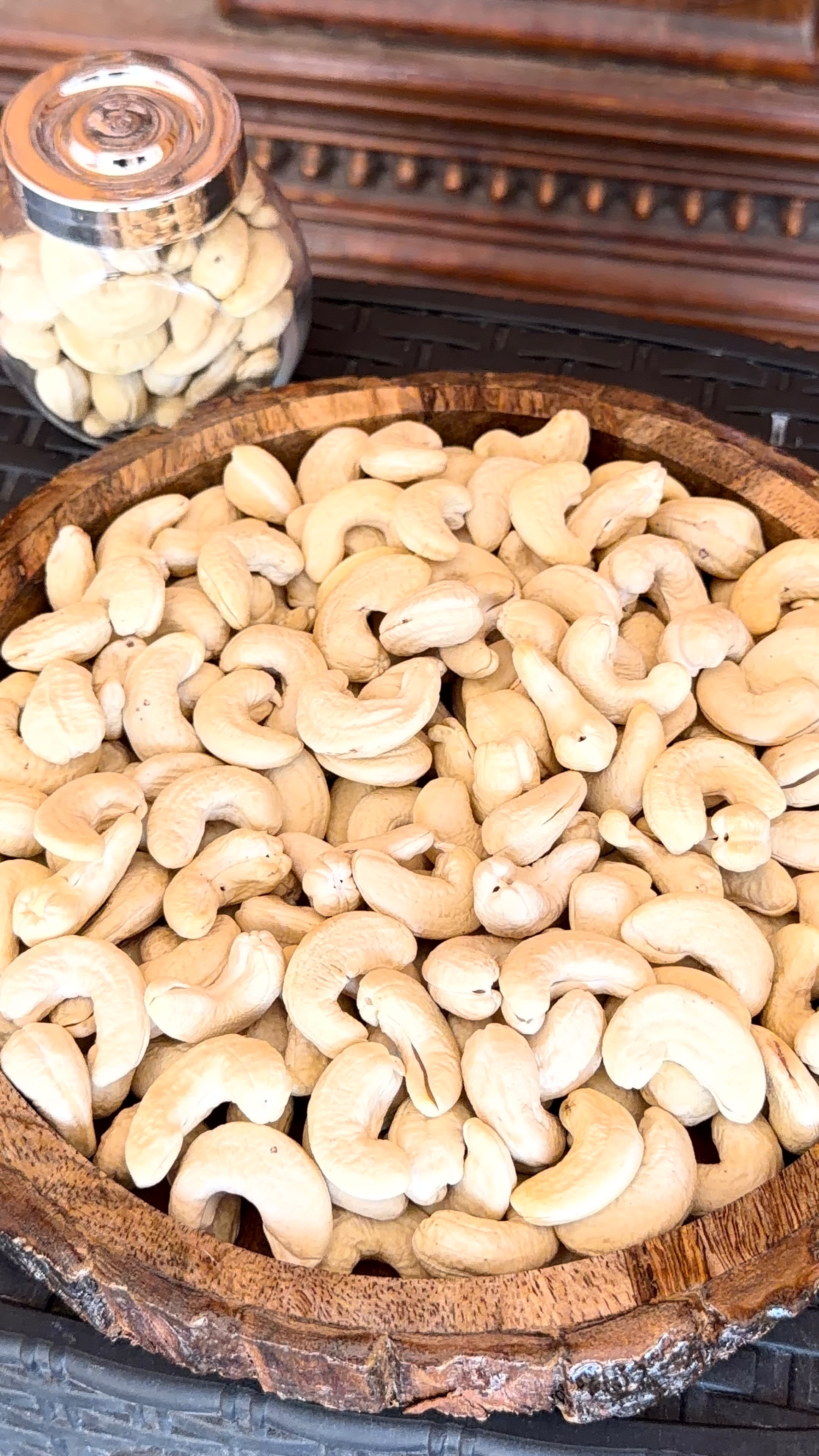 Arumbu Cashews WW180