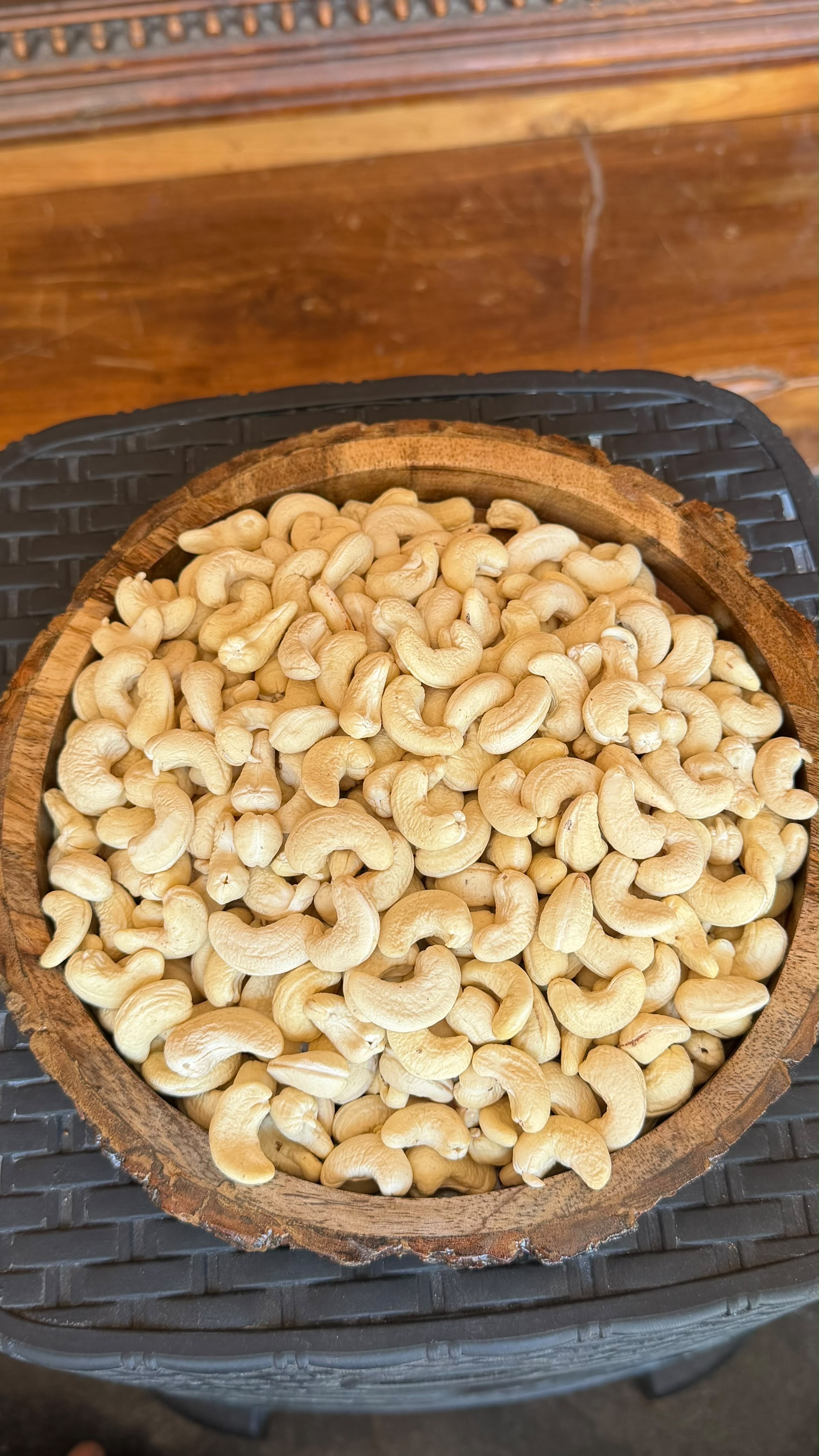 Arumbu Cashews WW320